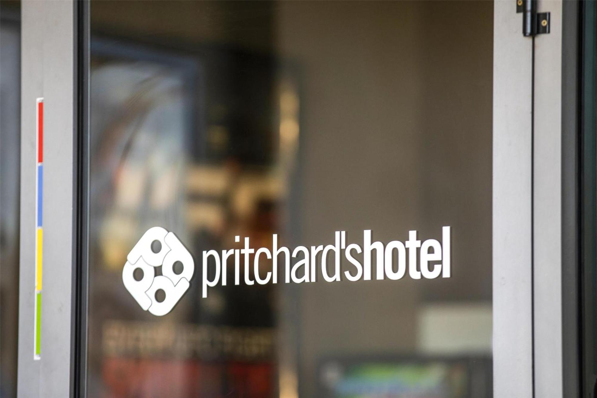 Nightcap At Pritchards Hotel Mount Pritchard Extérieur photo