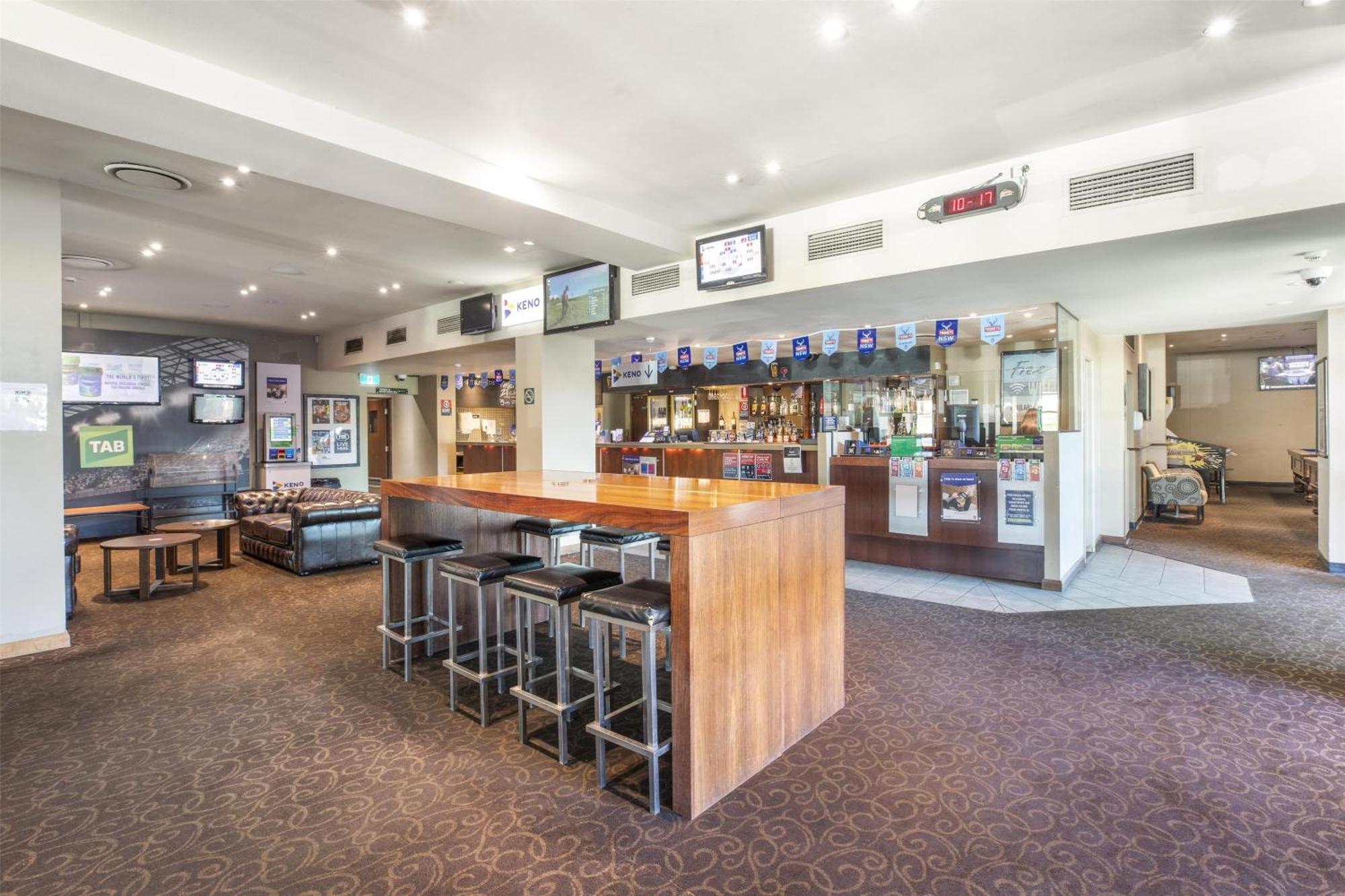 Nightcap At Pritchards Hotel Mount Pritchard Extérieur photo